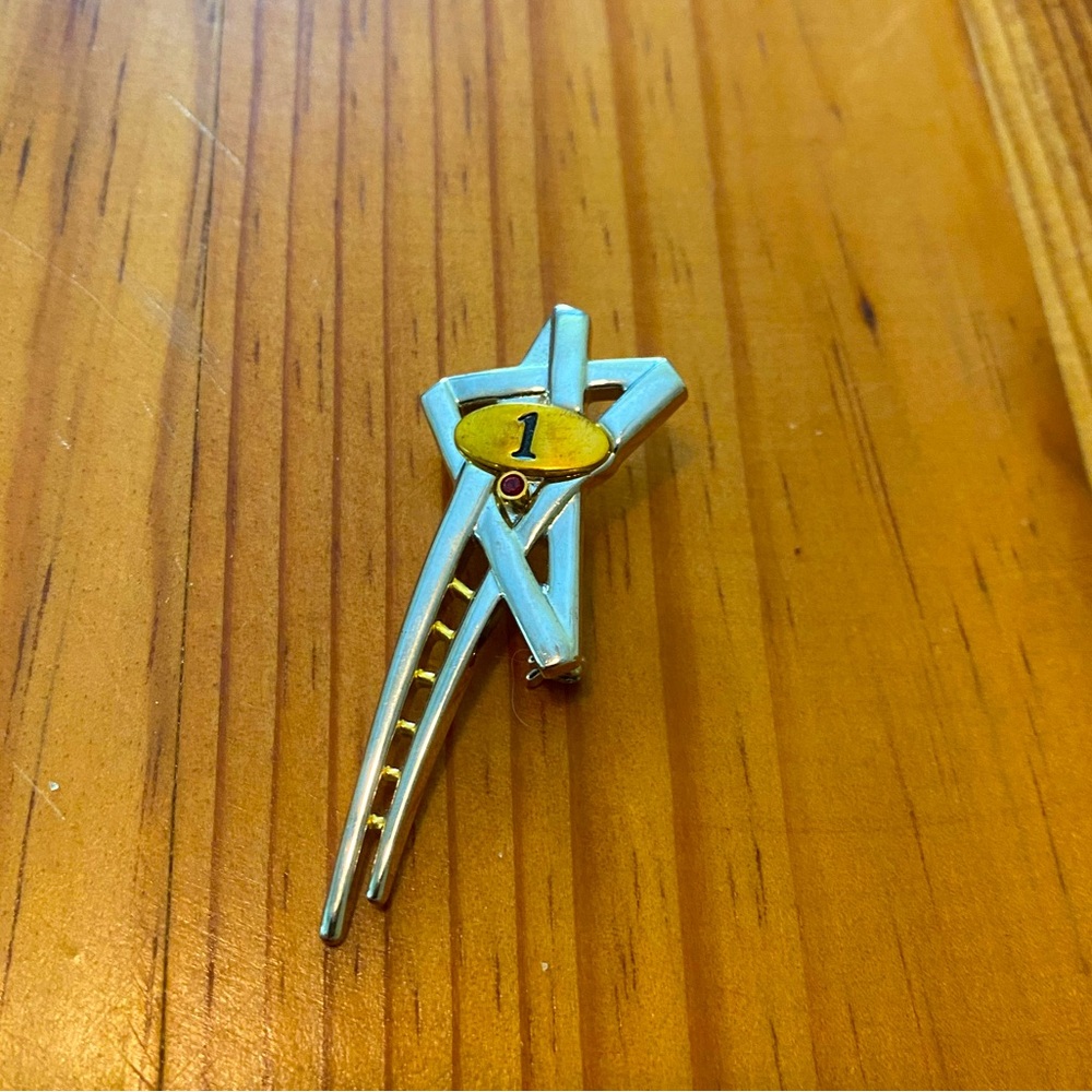 Mary Kay Lader of Success Pin